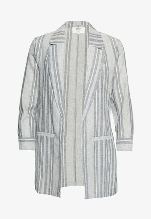 Blazer de manga larga con abertura frontal, rayas verticales blancas y grises, dos bolsillos delanteros, tela ligera, estilo casual.