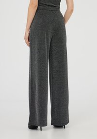 Terranova WIDE - Pantaloni - argento