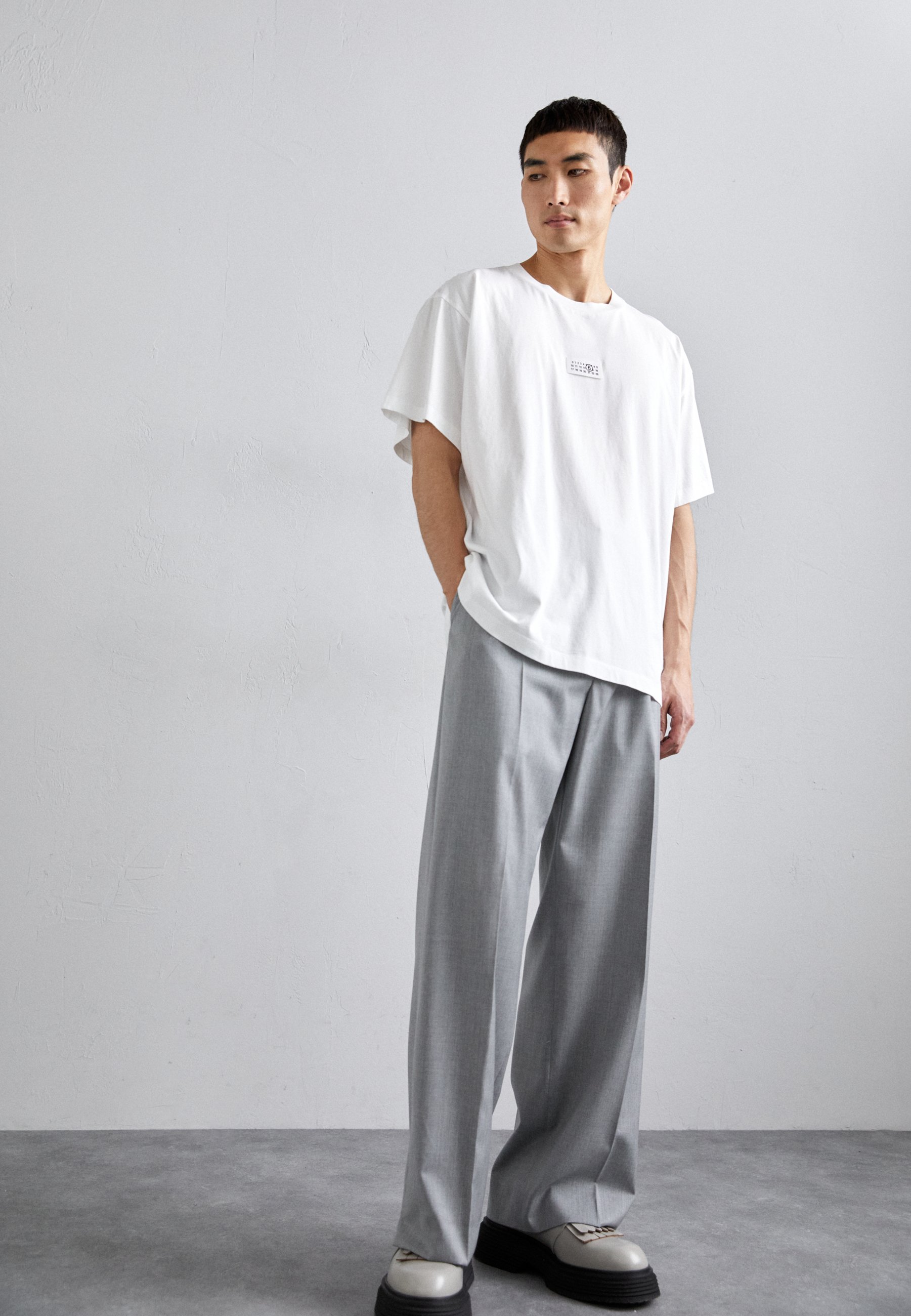 MM6 Maison Margiela ラメカットソー MM6 Maison Margiela - T-shirt z nadrukiem/czarny - Zalando.pl