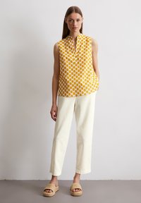 Marc O'Polo ÄRMELLOSE AUS LEICHTEM - Top - multi golden yellow