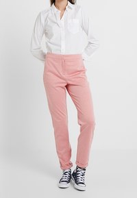Vero Moda Tall Broek - red