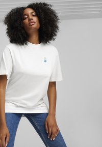 Puma DOWNTOWN LOGO - Marškinėliai su spaudiniu - white