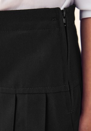 Next, SET  - REGULAR FIT - Plooirok - black