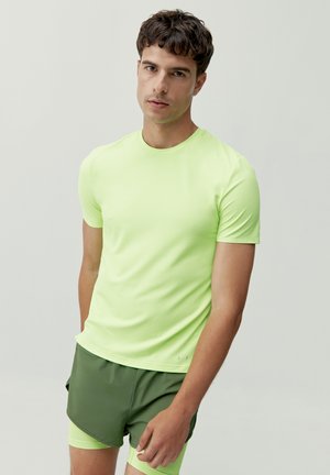 Born Living Yoga NADYM - Sports T-shirt - verde