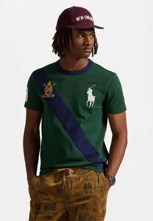 - T-shirt z nadrukiem