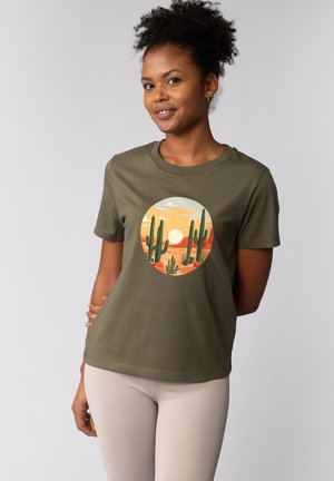 SONNENUNTERGANG IN DER WÜSTE - T-shirt print - khaki