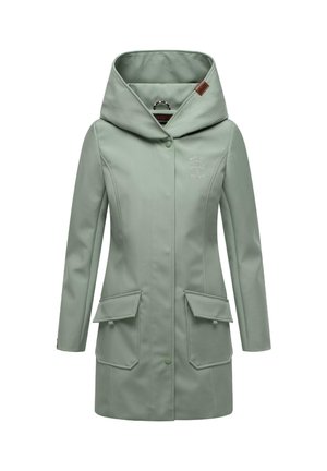 Chaqueta impermeable verde claro con una gran capucha, dos bolsillos frontales y cierre de botón. Presenta un discreto bordado del logo en el pecho.