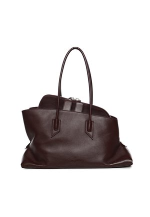 Donkerbruine leren handtas met dubbele handvatten, gestructureerde bodem en ritssluiting aan de bovenkant tegen een witte achtergrond.