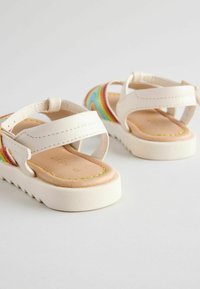 Miniaturna slika 4