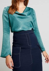 Forever New Camicetta - dark green