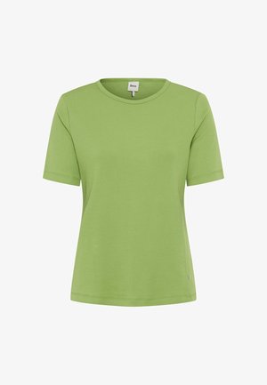 Lysegrøn T-shirt med korte ærmer og rund hals, med en lille mærkat med "Brax" ved halsudskæringen og et lille metalemblem nær kanten.