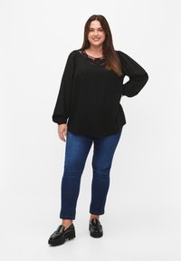 Zizzi AUS MIT DETAILS - Blúzka - black