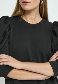 PEPPERCORN 3/4 PUFF SLEEVE - Felpa - black