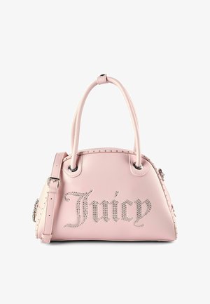 Hellrosa Handtasche mit zwei oberen Griffen, silbernen Nieten, die "Juicy" auf der Vorderseite umreißen, und verstellbarem Schulterriemen.