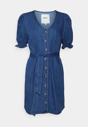 Vestido de ganga com mangas curtas bufantes, decote em V, cintura com cinto e frente com botões. Apresenta uma textura suave e uma cor azul escura.