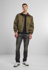 Brandit LORD CANTERBURY - Bombertakki - olive