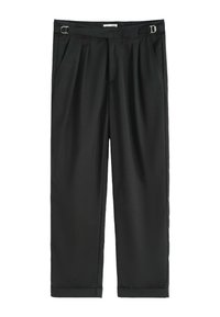Pantalons larges noirs en tissu lisse, avec des plis à l'avant, des poches latérales en biais et un accent boucle sur la taille.
