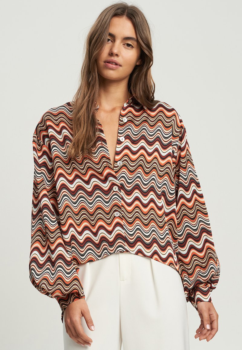 ST MRLO SWANSEA - Nööpidega pluus - rust multi wave print
