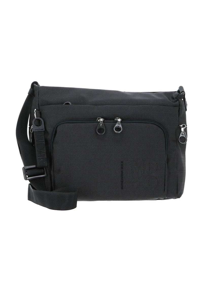 Borsa a tracolla nera realizzata in tessuto resistente, con pattina, tracolla regolabile e due tasche con zip sul davanti per riporre oggetti.