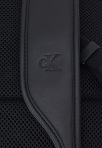 Calvin Klein Jeans MONOGRAM SOFT CAMPUS UNISEX - Sac à dos - black