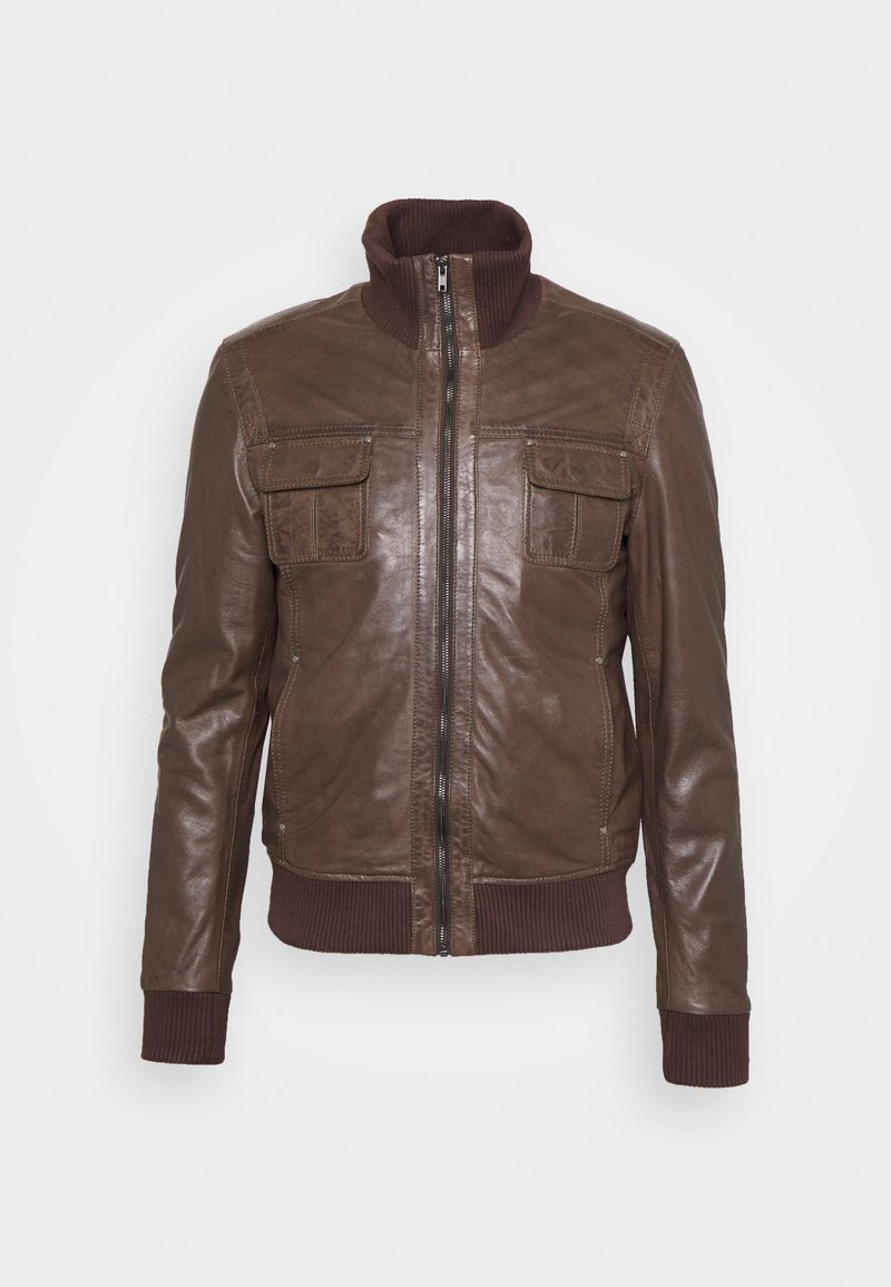 Bruine leren jas met een geribbelde kraag en manchetten, voorzien van twee voorzakken en een ritssluiting. Gladde textuur, casual ontwerp.