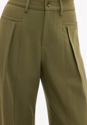 LOAVIES, FOREVER WANDERING - Pantalon classique - green solid