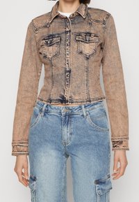 Guess Originals Džínová bunda - light pink