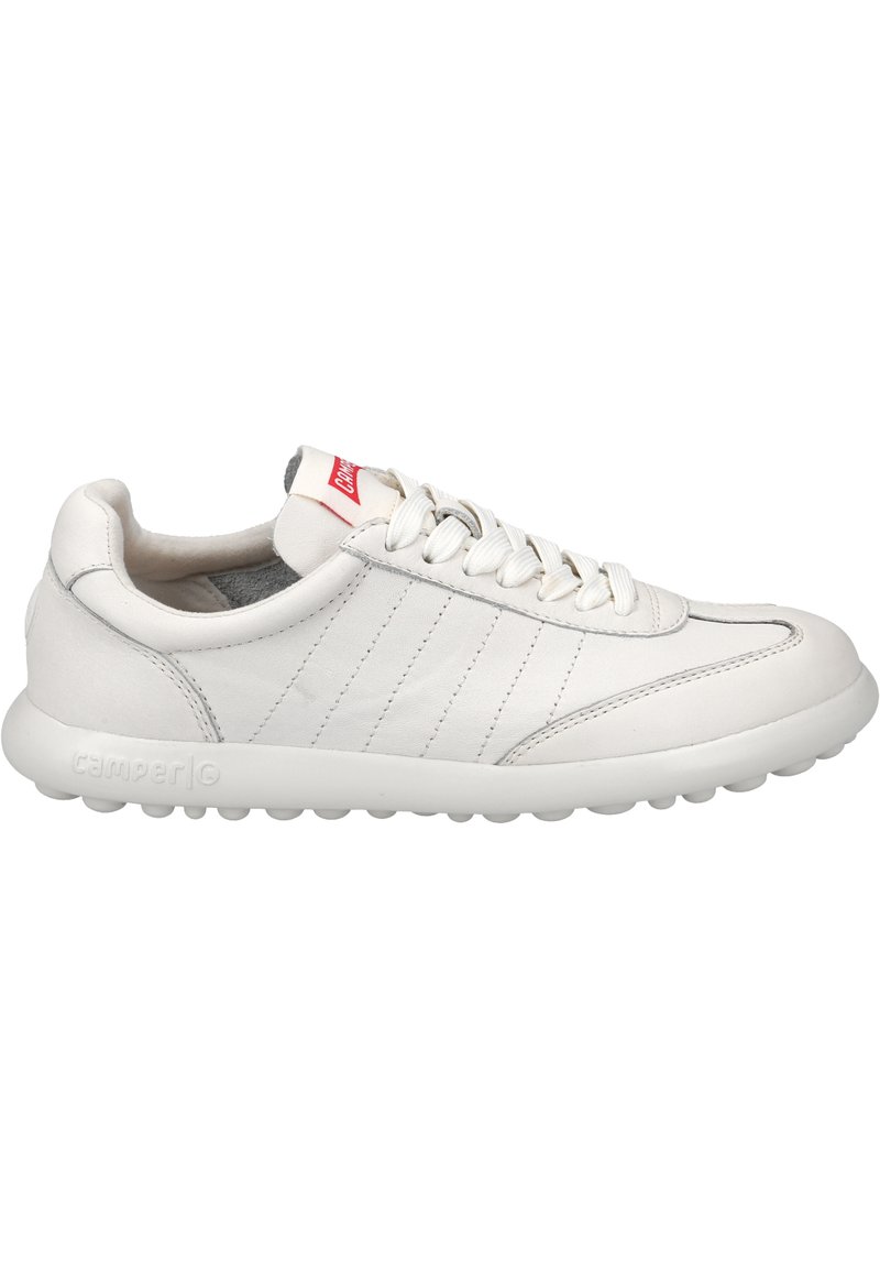 camper pelotas white