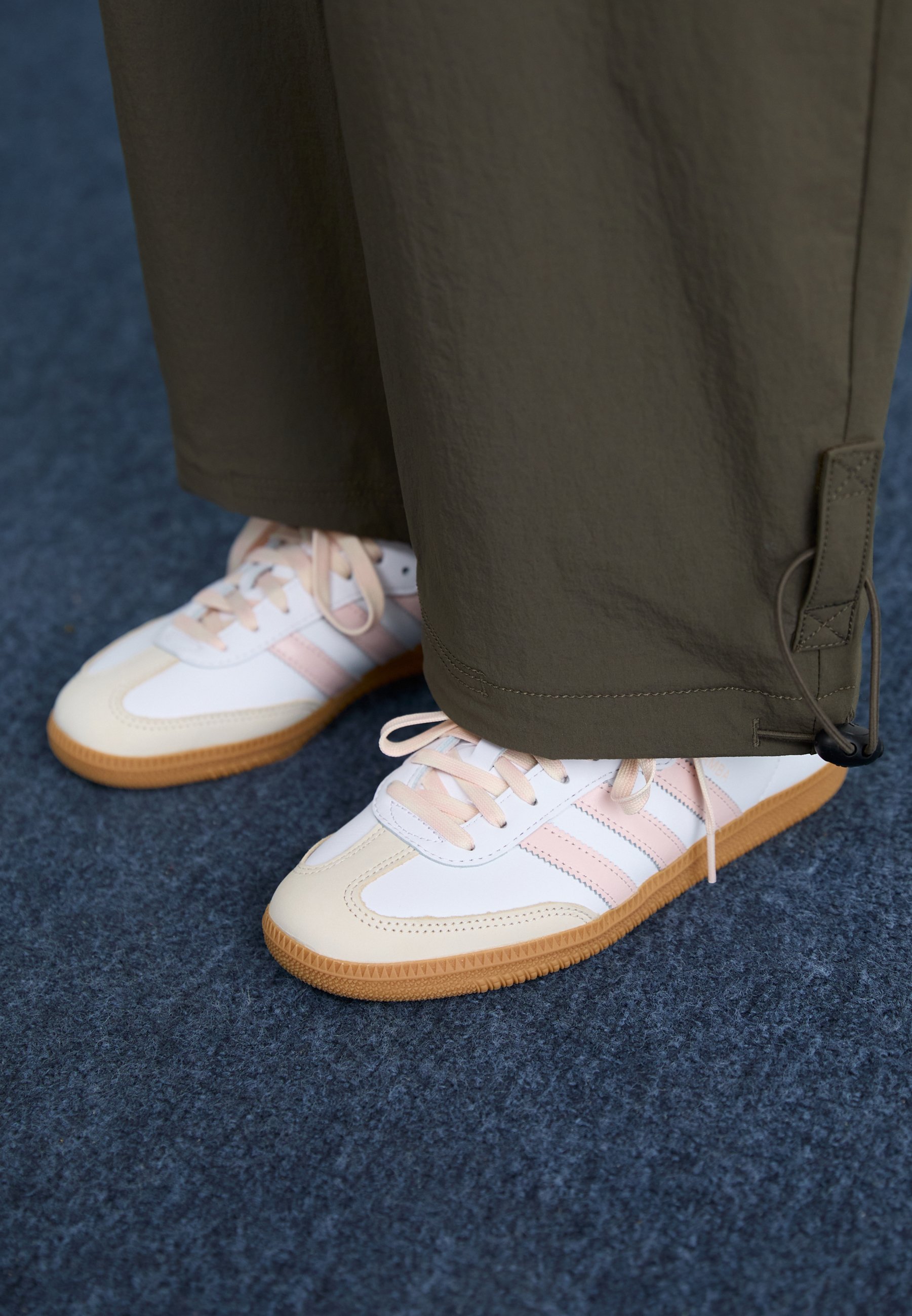 adidas Originals SAMBA OG - Tenisky - white/wonder quartz/gum