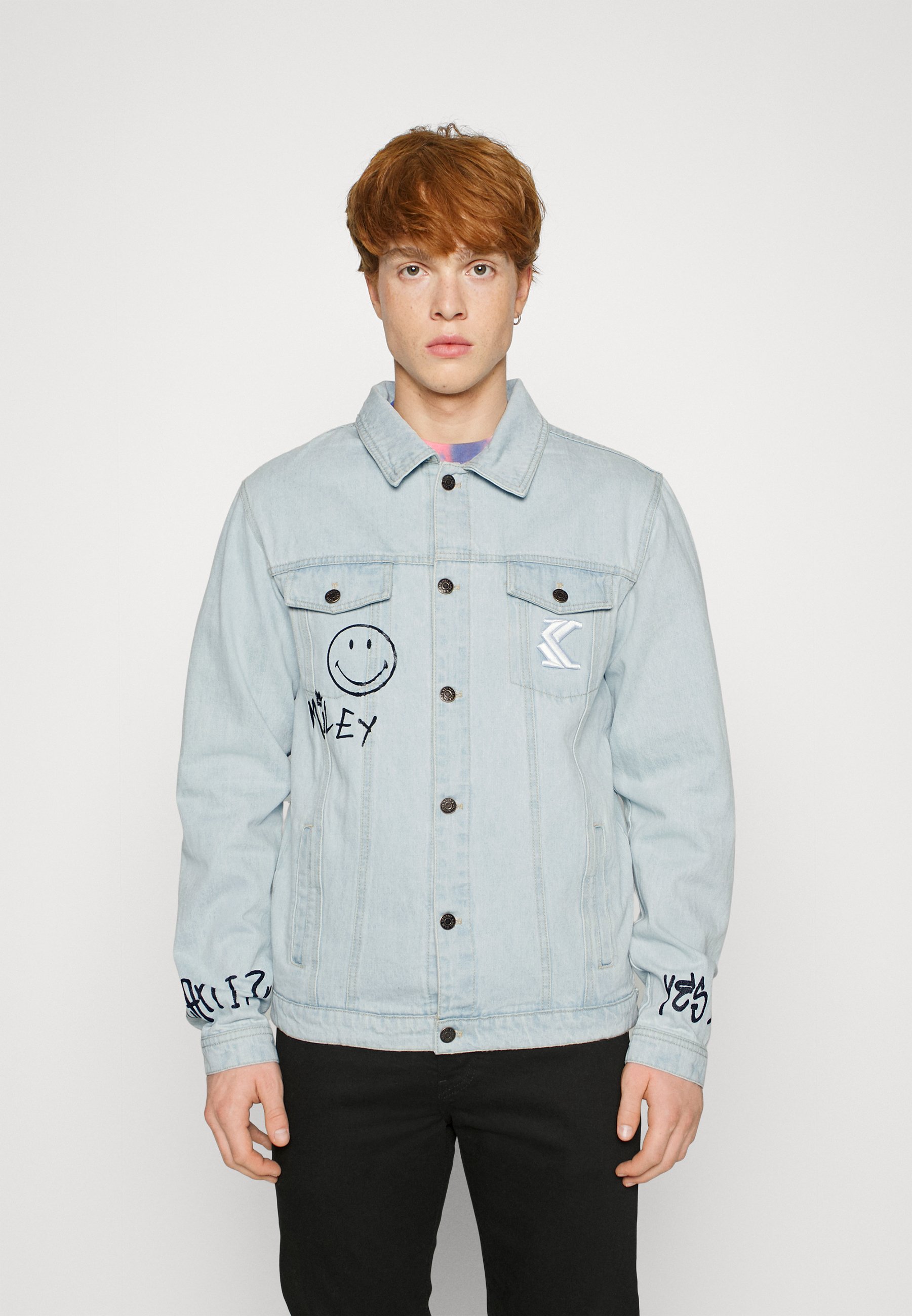 Karl Kani KARL KANI X SMILEY® RETRO SCRIBBLE JACKET UNISEX - Denim jacket -  bleached blue/blue - Zalando.de