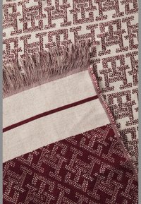 Tommy Hilfiger MONOPLAY SCARF - Scarf - rouge