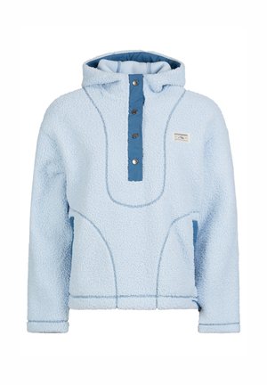 Lichtblauwe fleecetop met capuchon, donkerblauwe knoopsluiting, voorzakken en een klein merklabel op de borst.