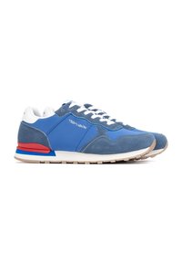 Chaussures de sport bleues avec une combinaison de matériaux synthétiques lisses et de suède. Présentent des lacets blancs, des accents rouges et bleus, et une semelle en caoutchouc.