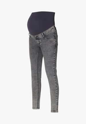 Zwangerschapsjeans in vervaagd grijs denim. Voorzien van een rekbare zwarte tailleband voor comfort. Ontworpen met een slim fit en klassieke vijf-pocket stijl.