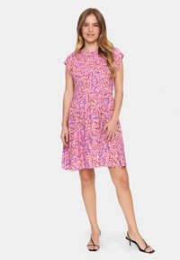 Saint Tropez GISLA - Robe de jour - f pink abstract tye