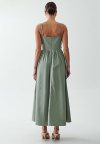 THE FATED TAYLOR TWIST - Robe longue - sage green