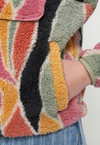 Billabong SWITCHBACK - Φλις μπουφάν - sea grass