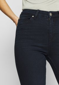 Marks & Spencer SIENNA - Vaqueros rectos - ey