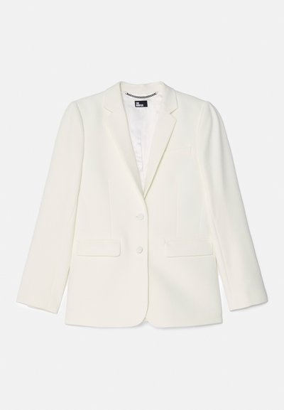Blazer bianco con vestibilità su misura, chiusura con un bottone, rever a scendere, due tasche frontali e una finitura leggermente strutturata.