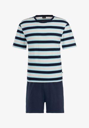 Chemise à rayures à manches courtes en gris, marine et bleu clair ; associée à un short marine. Matière en coton doux ; coupe décontractée ; encolure ras du cou.