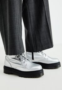 JADON UNISEX - Platåstövletter - silver milled metallic