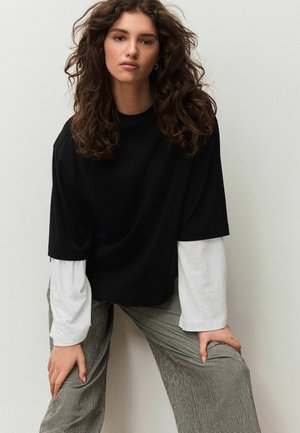 DOUBLE LAYERED - Hosszú ujjú felső - black white contrast
