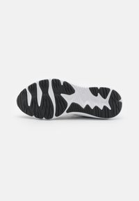ASICS JOLT 4 - Chaussures de running sur route - black/white