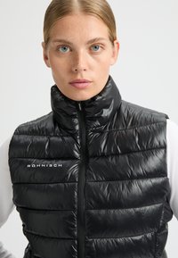 Röhnisch AIRLITE GOLF PADDED - Väst - black