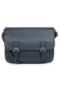 Borsa a tracolla in pelle blu scuro con accessori in argento, dotata di chiusura a pattina, due cinghie frontali e una tracolla regolabile.
