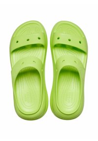 Zielone piankowe sandały z dwoma szerokimi paskami, posiadające otwory wentylacyjne i teksturowaną wkładkę. Zostały zaprojektowane z myślą o komforcie i codziennym noszeniu.