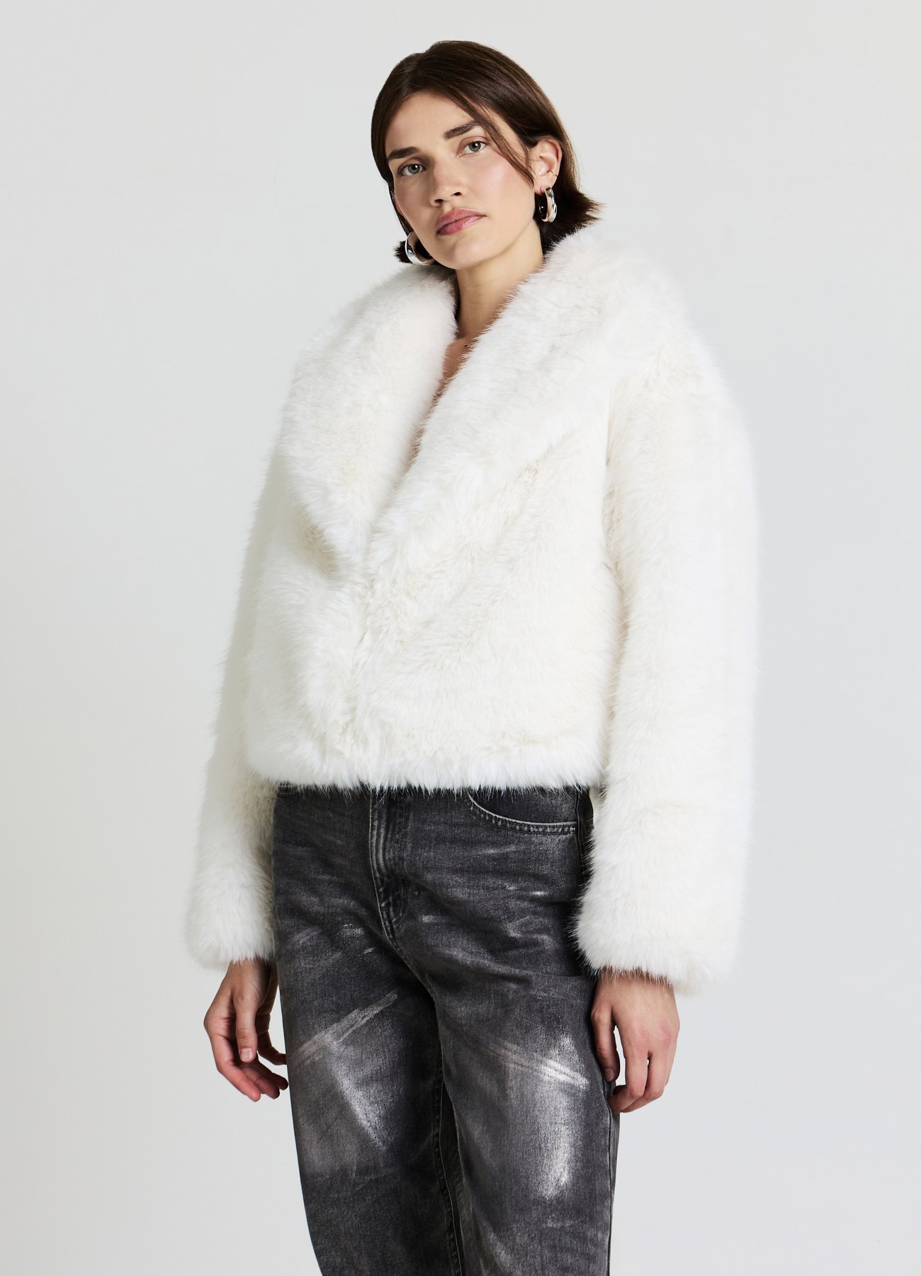 Bubbleroom SHORT PARTY FAUX FUR JACKET - Winterjacke - white/weiß