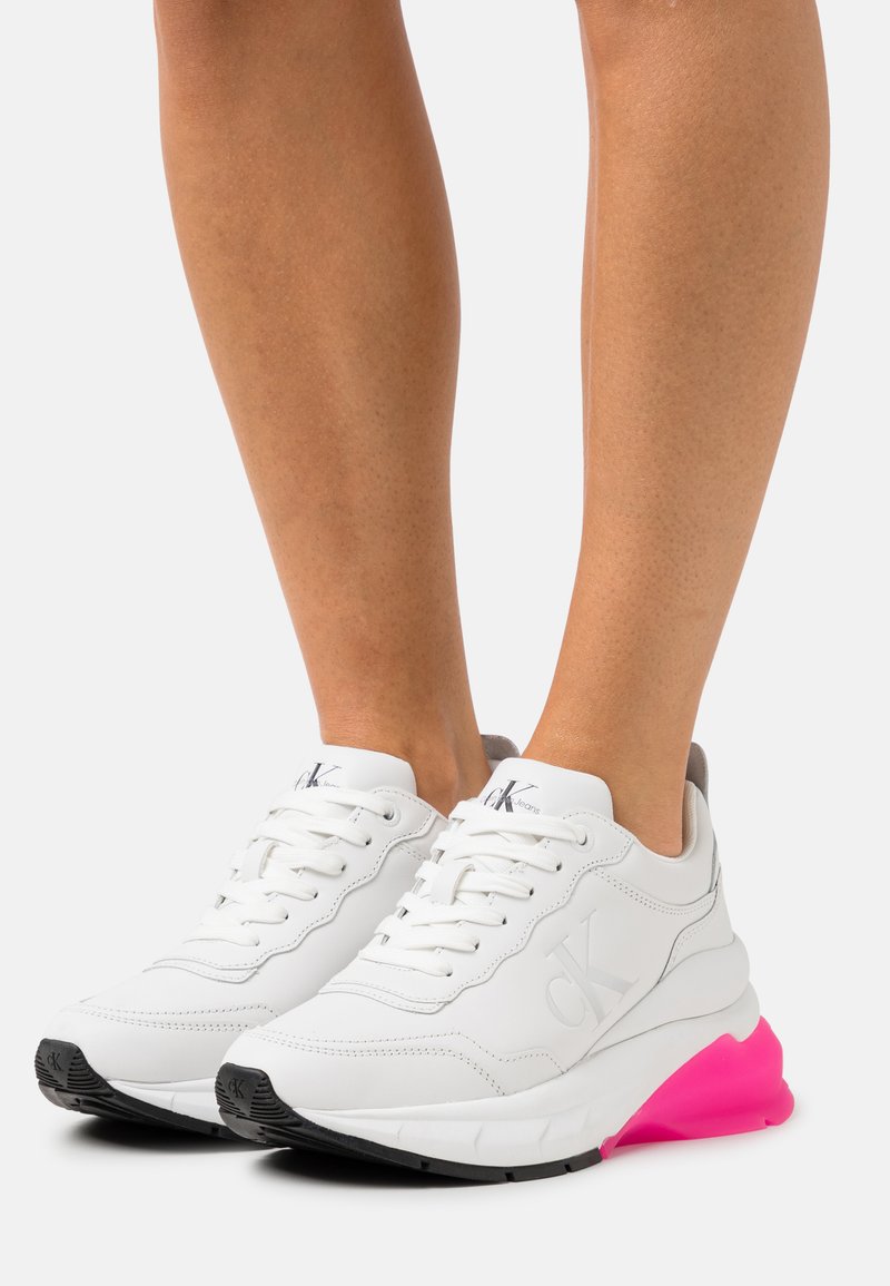 internal wedge sporty sneaker CEGICAP