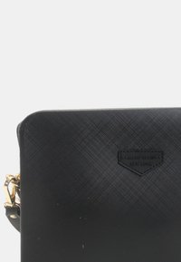 Marc Ellis Umhängetasche - black