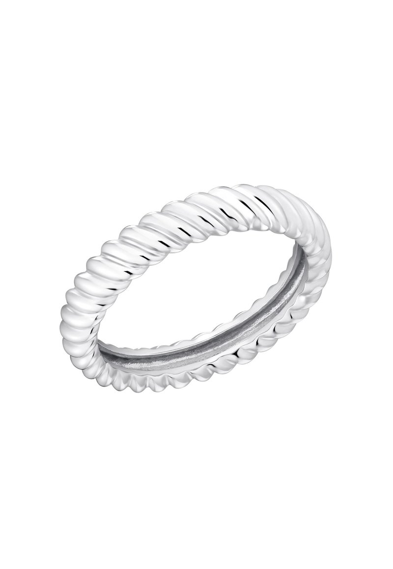 Anillo de plata retorcido con un acabado pulido. Presenta una textura en relieves alrededor de la superficie exterior, mostrando una forma circular y un interior suave.
